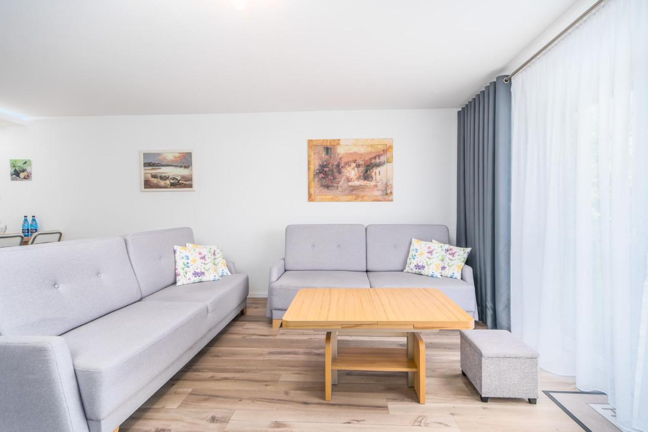 Seaside Breeze Stylish Apartment Balcony & Parking By Noclegi Renters Miedzyzdroje Exterior photo